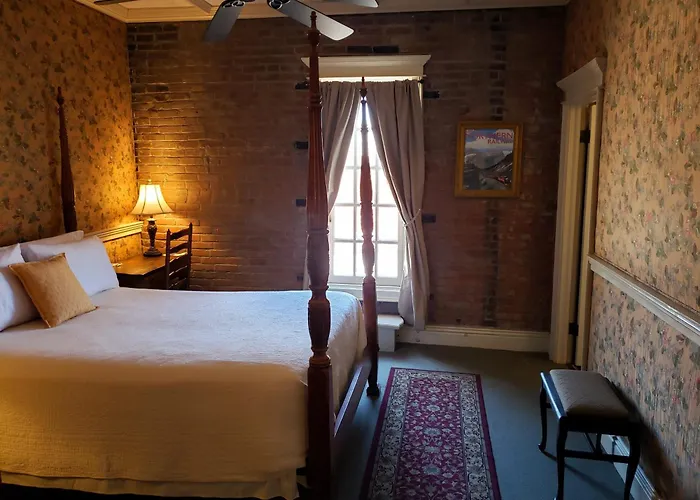 Iron Horse Hotel