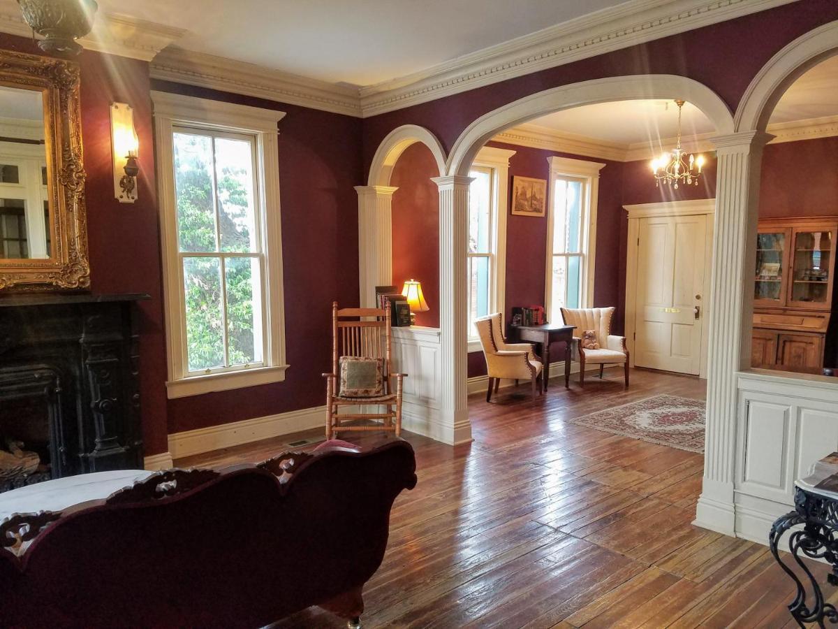 Hotel Iron Horse Blackwater