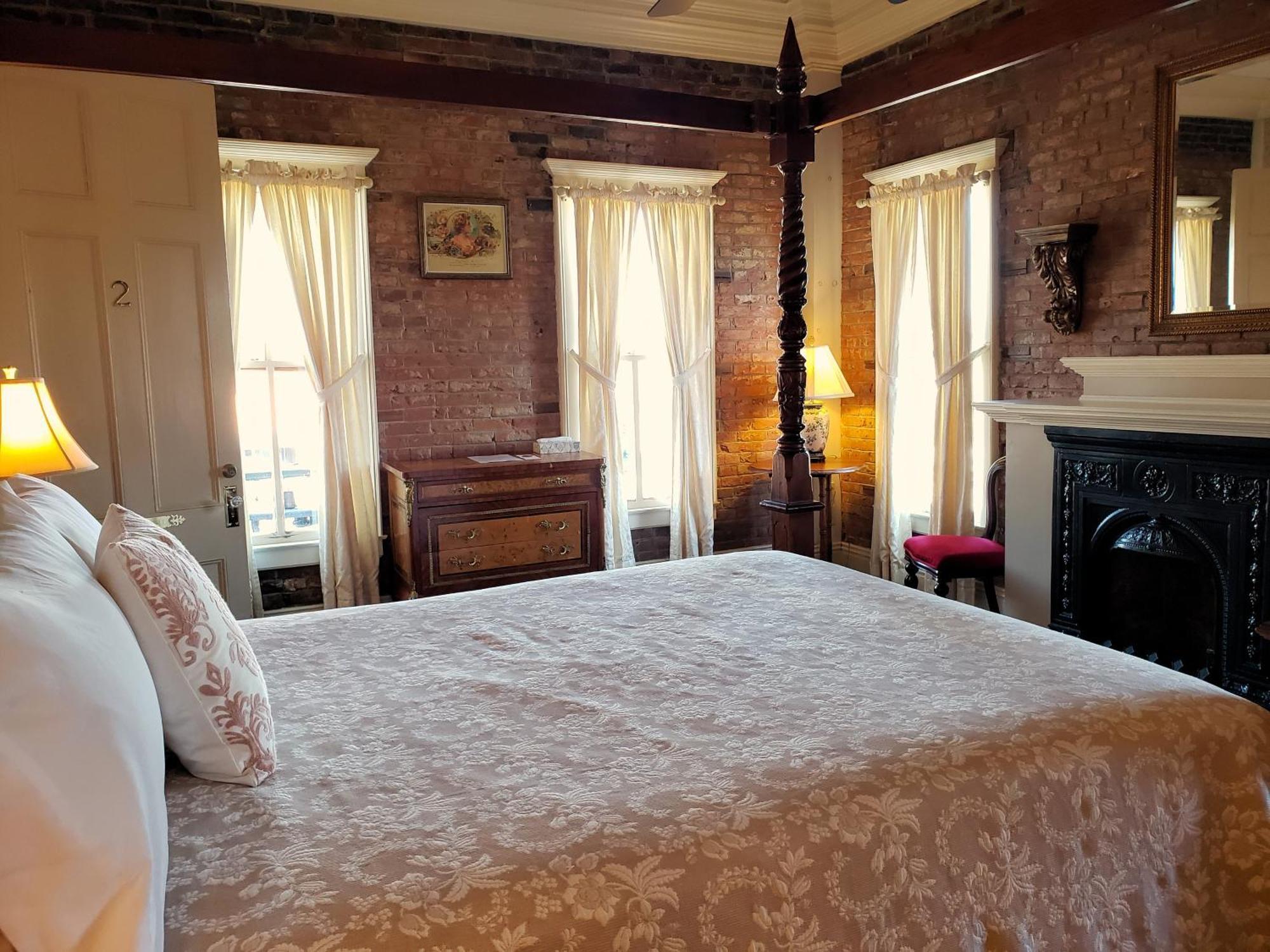Hotel Iron Horse *