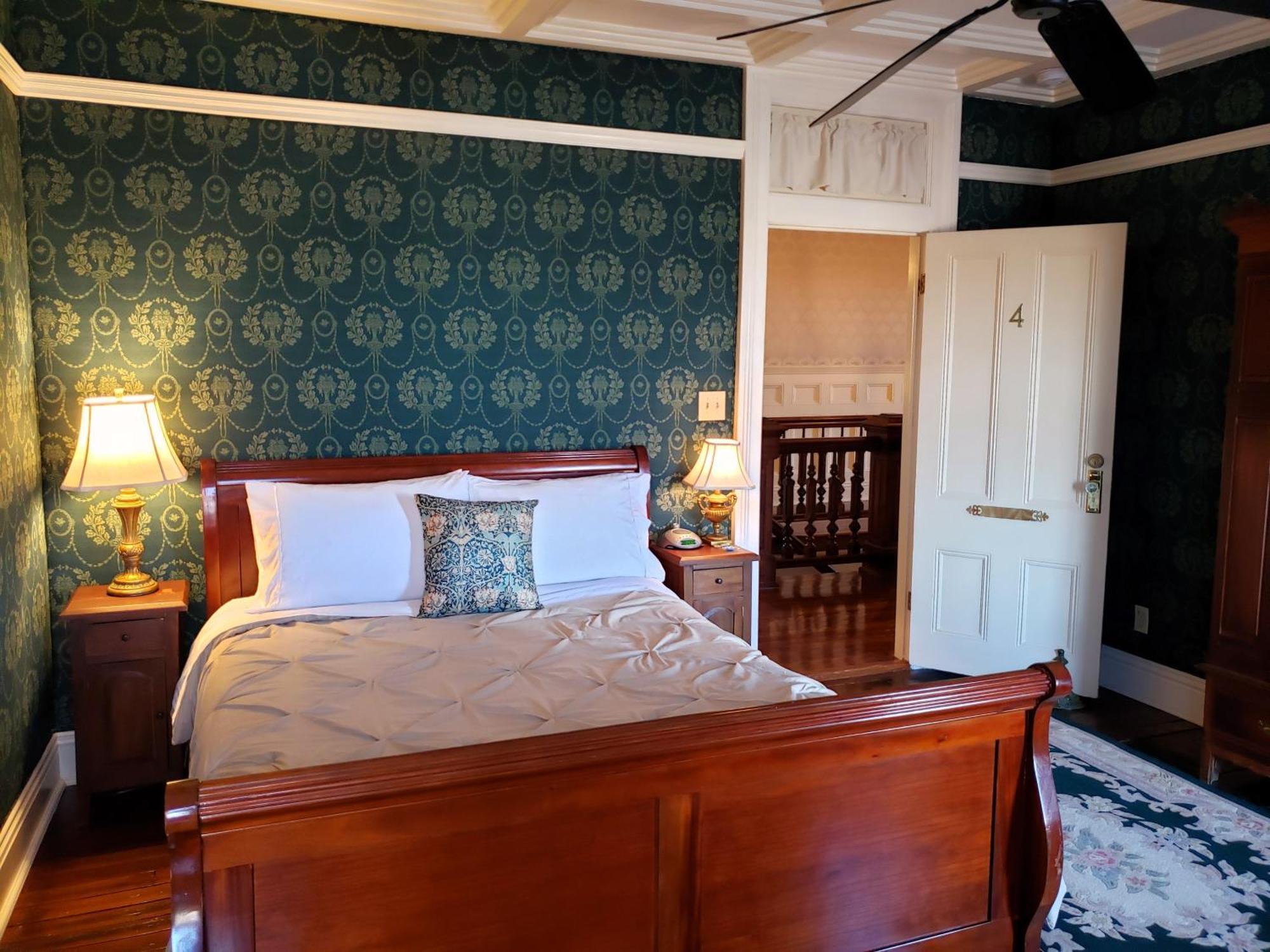 Iron Horse Hotel